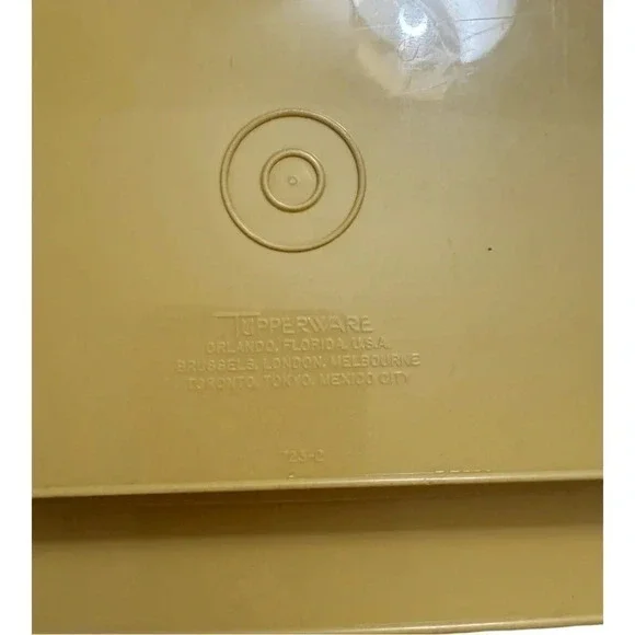 Vintage Tupperware Deviled Egg - Picture 5 of 8